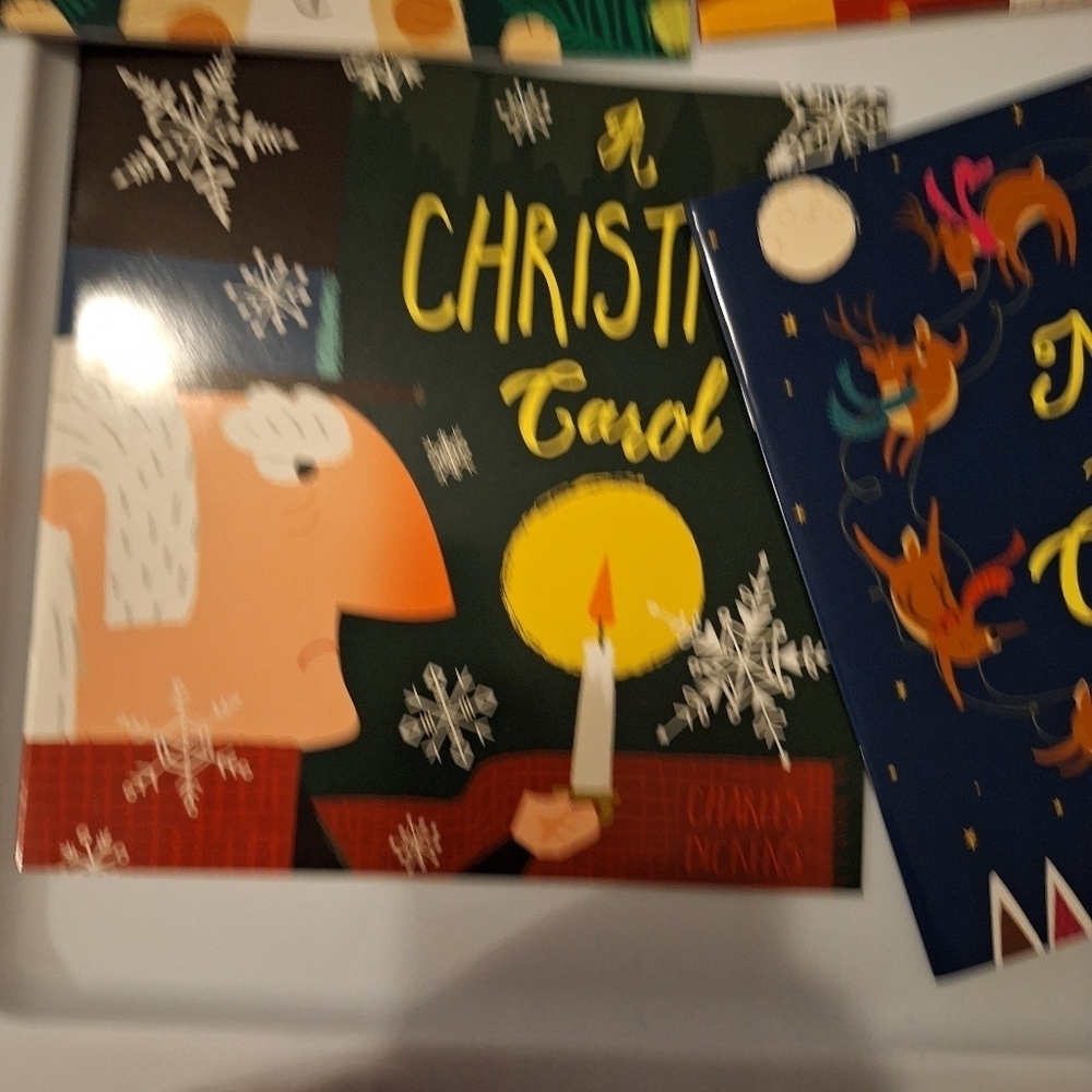 Lot of 4 Childrens Christmas Paperback Books New - Picture 5 of 5